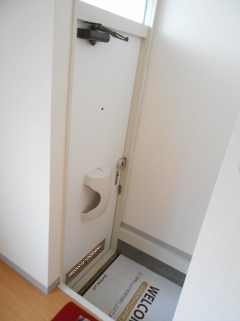 玄関　※同物件、別部屋になります。