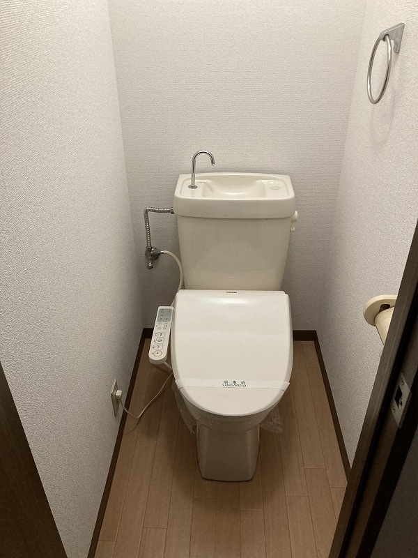 シャンパーニュ江端IIIのトイレ写真