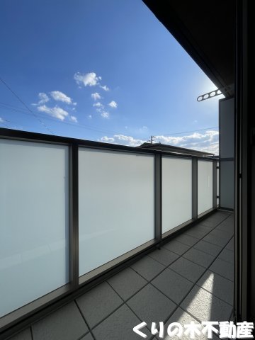 バルコニー　外からの目が気にならないバルコニーで洗濯物が干せます
