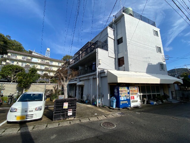松尾ビルの建物外観
