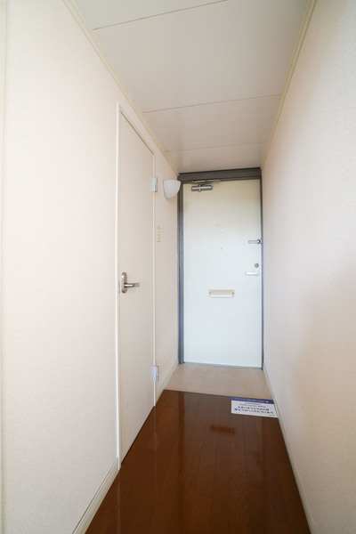 玄関　同じ建物の別なお部屋