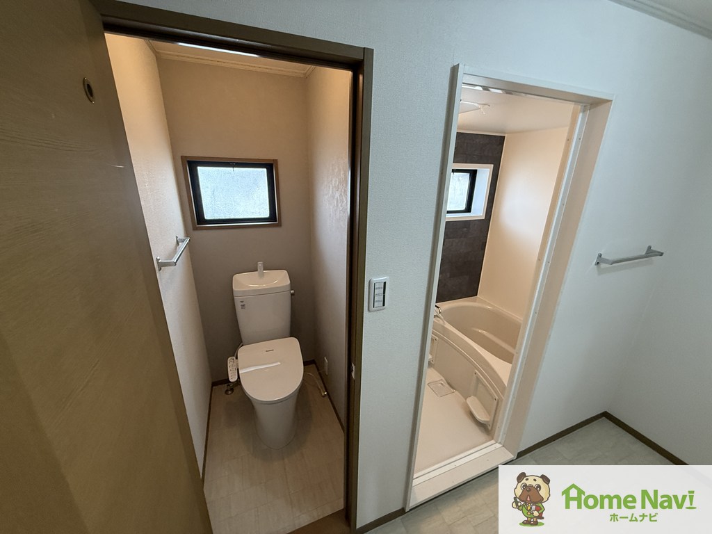 トイレ　ウォシュレット付き