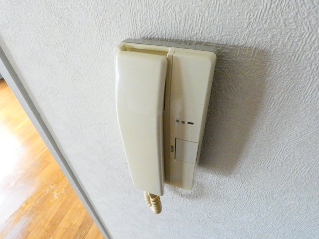 セキュリティ　えアントランスはオートロック付きで安心ですね。