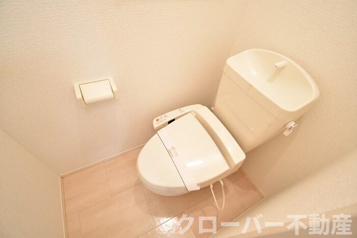 トイレ　温水洗浄暖房便座