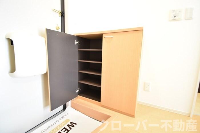 収納　シューズボックス