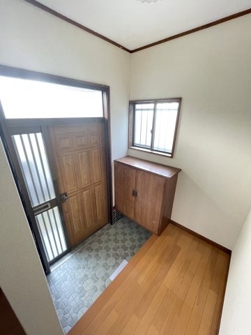 玄関　広々とした玄関となっております！