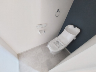 【松山市府中のアパートのトイレ】
