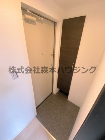 【ジーメゾン寝屋川秦町ルシェールの玄関】