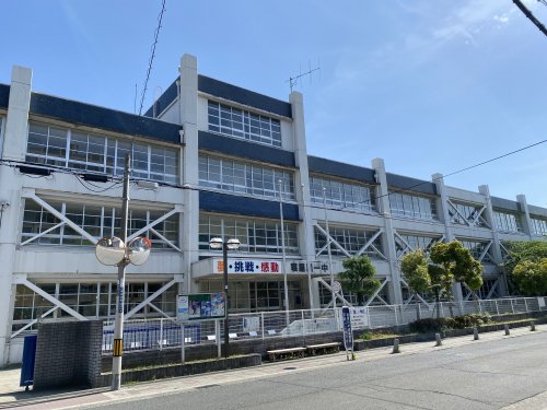 【ジーメゾン寝屋川秦町ルシェールの中学校】