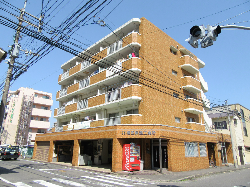 北九州市小倉北区真鶴のマンションの建物外観