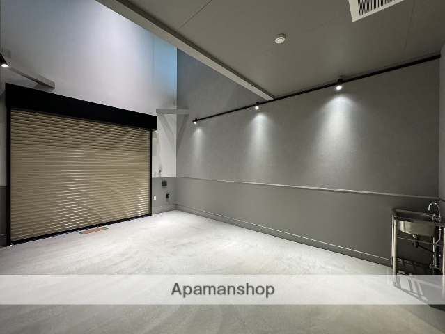 駐車場　エントランス