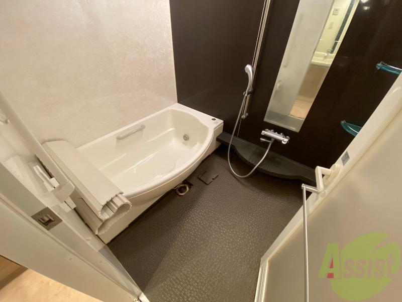 バス・シャワールーム　お風呂になります。一日の疲れを癒してくださいね。