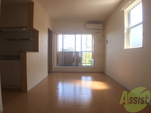 居室・リビング　リビングはこんな感じです。広くて明るいお部屋になりますね。