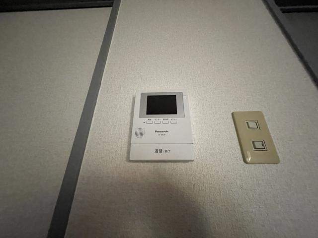 セキュリティ　モニター付きインターホンです。
