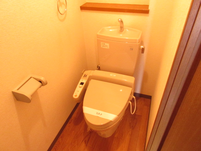 トイレ　温水洗浄便座