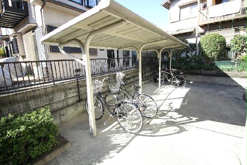 その他共有部分　屋根付きの駐輪スペース有り♪