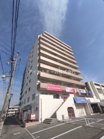 呉市広大新開のマンションの建物外観