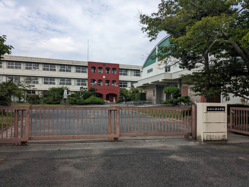 【フェリーチェの小学校】