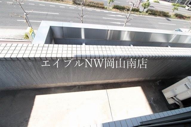 【岡山市北区弓之町のマンションのバルコニー】