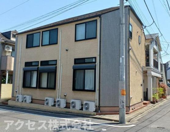 【中野区上高田のアパートの建物外観】