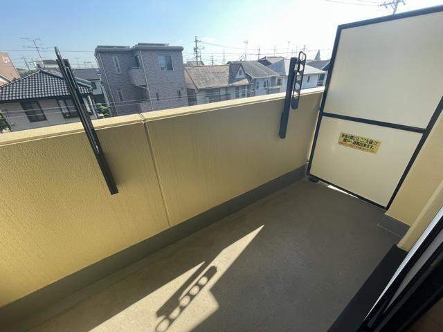 バルコニー　南向きで日当たり良好です。