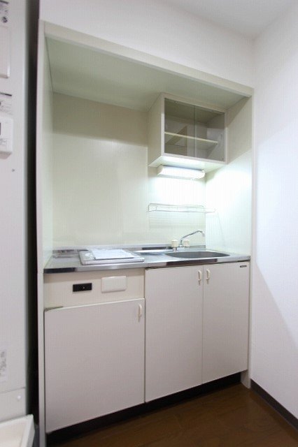 キッチン　同物件、別号室のものです。