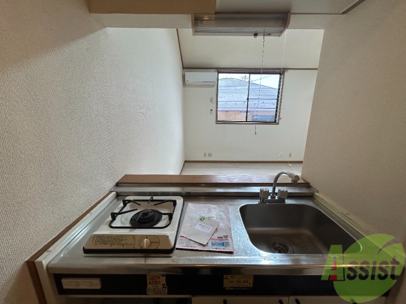 キッチン　シンプルなキッチンです。一人暮らしは最適ですね。