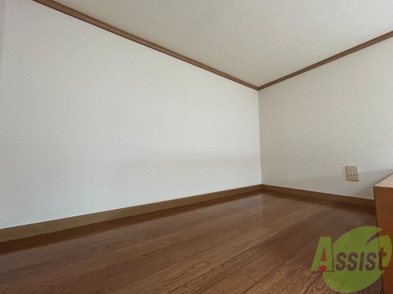 その他部屋・スペース　白さが清潔感を出してくれます。お部屋も明るいですね。