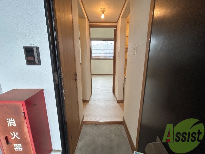 玄関　玄関の様子です。明るい印象ですね。気分もあがりそう。