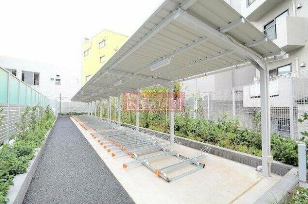駐車場　庭