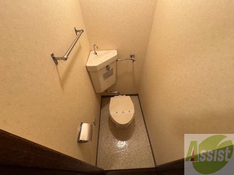 トイレ　こちらはトイレです。清潔感があり、安心して使用できます。