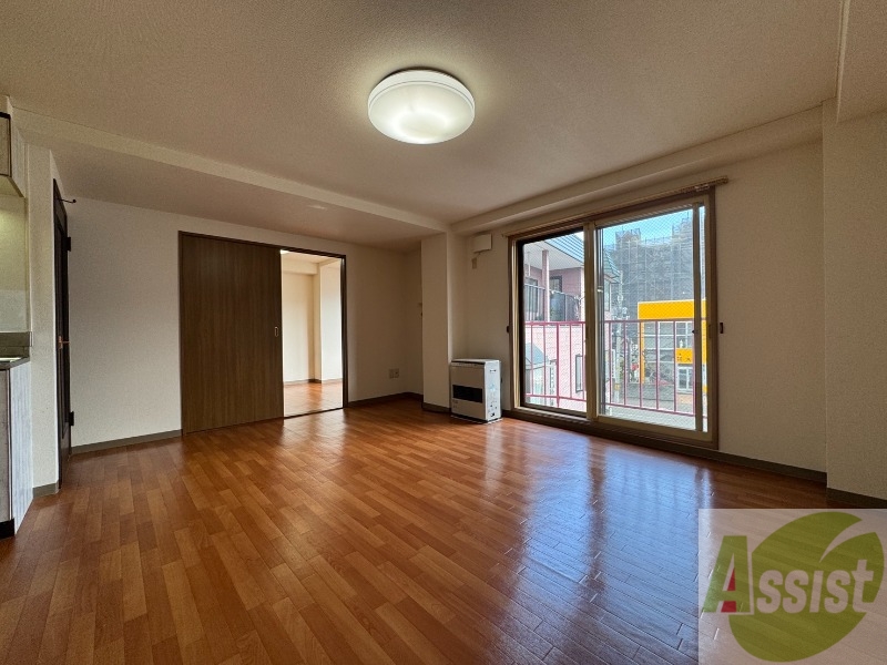 居室・リビング　広くてキレイなお部屋が広がっていて、充実した生活が送れそう。