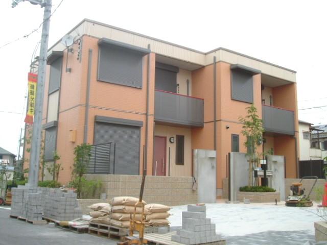 建物外観　駐車場１台分付き