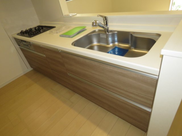 キッチン　食洗機　床下収納