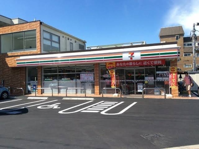 コンビニ　セブンイレブン（コンビニ）まで19m