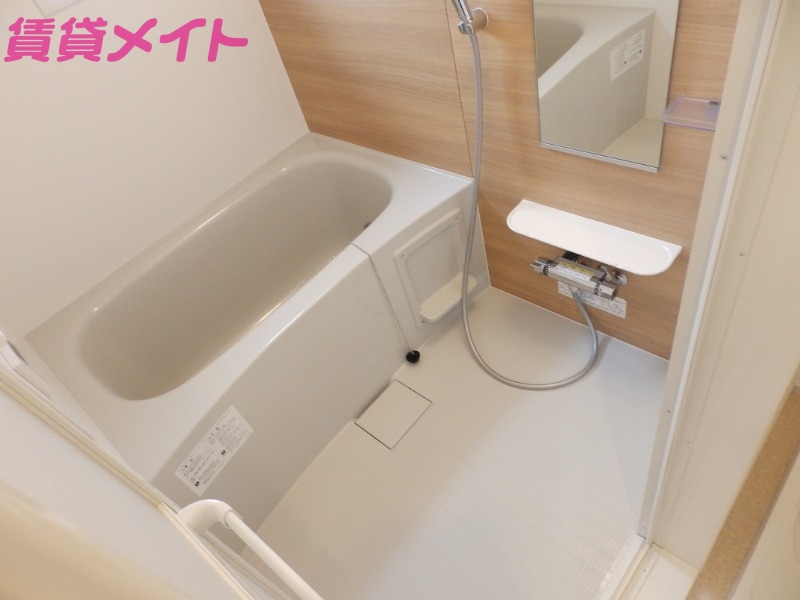 バス・シャワールーム　同物件別室の画像です