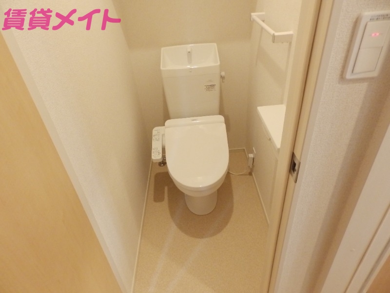 トイレ　同物件別室の画像です