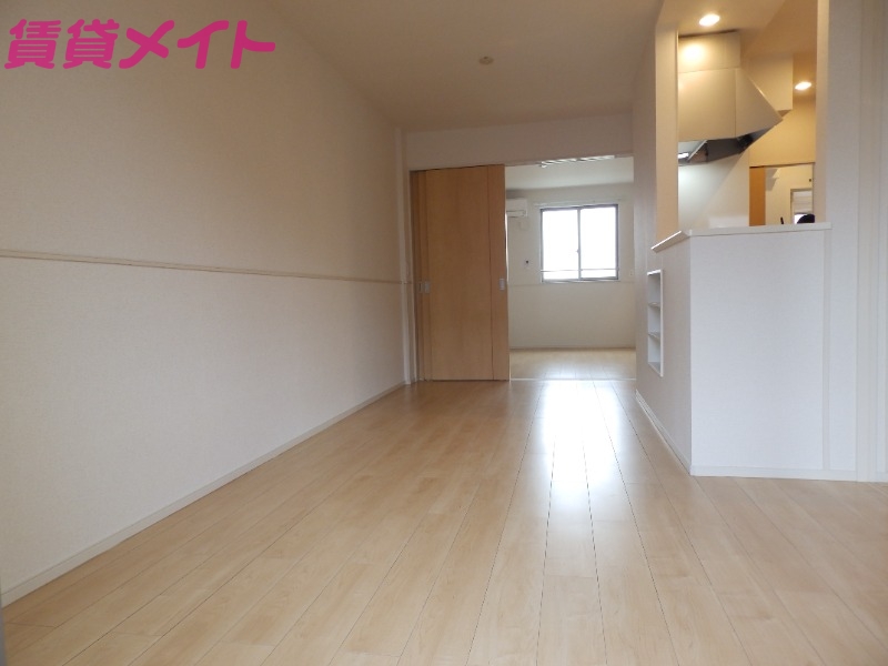 居室・リビング　同物件別室の画像です