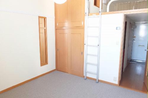 居室・リビング　ロフト付きのお部屋です。