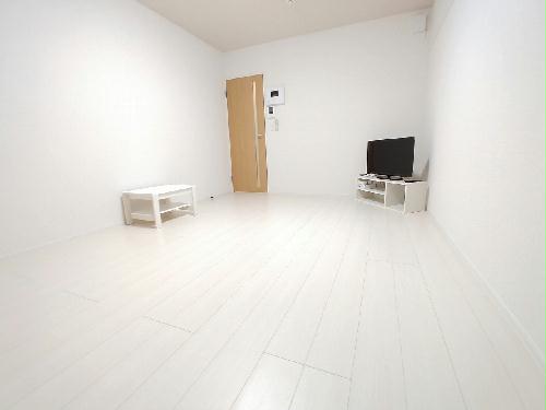 居室・リビング　居室　玄関側