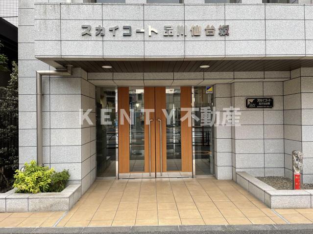 エントランス　建物の内部です