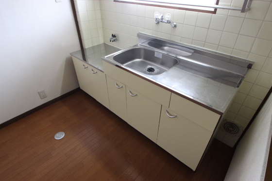 キッチン　※写真は別号室のものです。