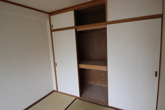 収納　※写真は別号室のものです。