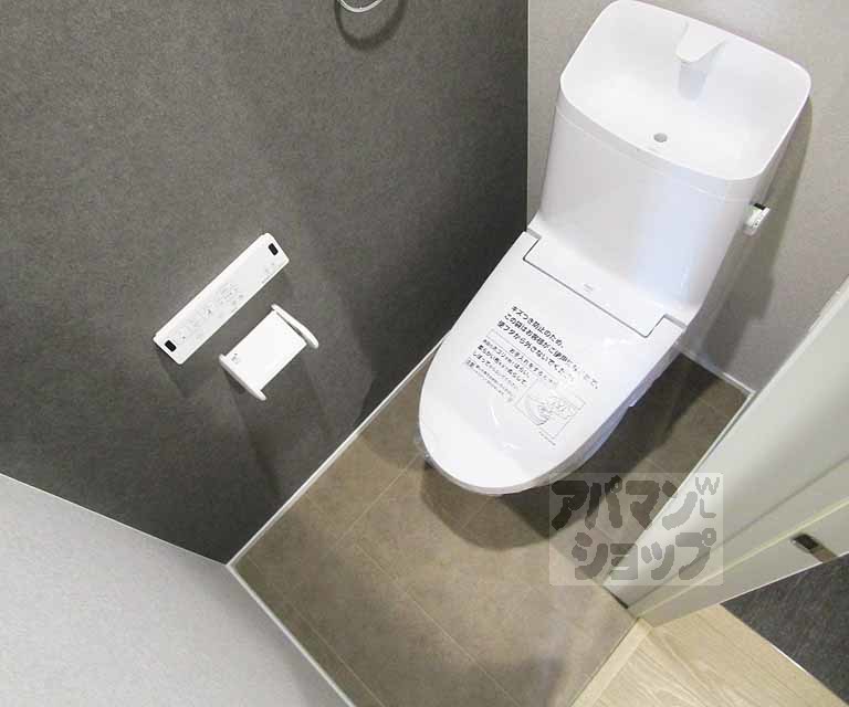 トイレ　３０３号室の写真です。