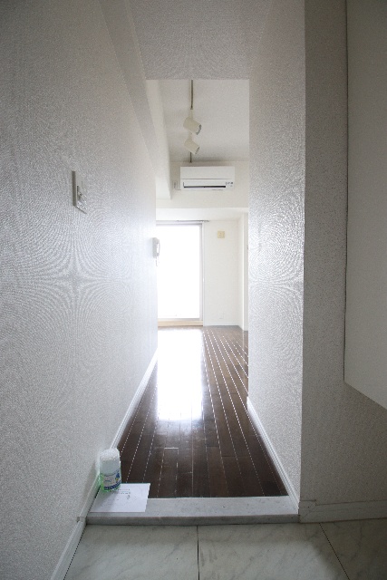 玄関　※別室の参考写真の為、現況優先です。