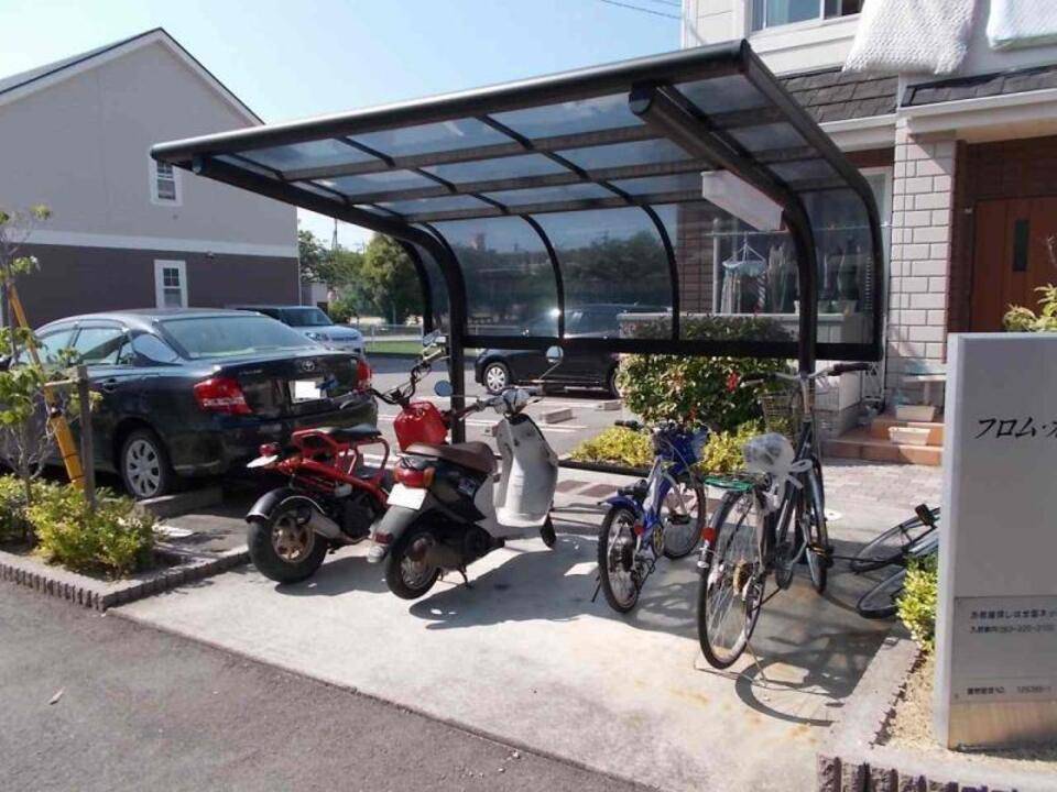 駐車場　駐輪場