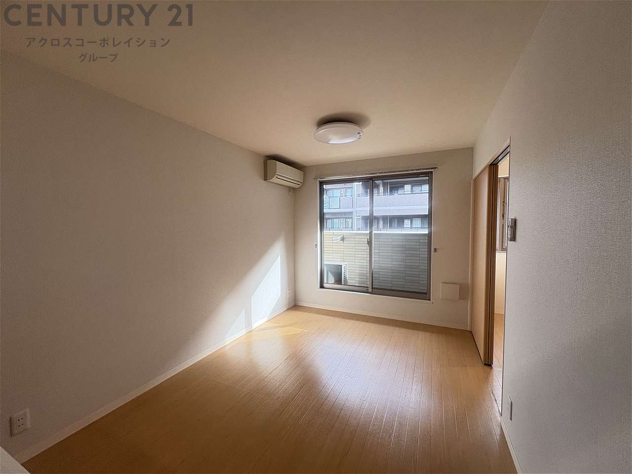 居室・リビング　カウンターキッチン付きのリビング！