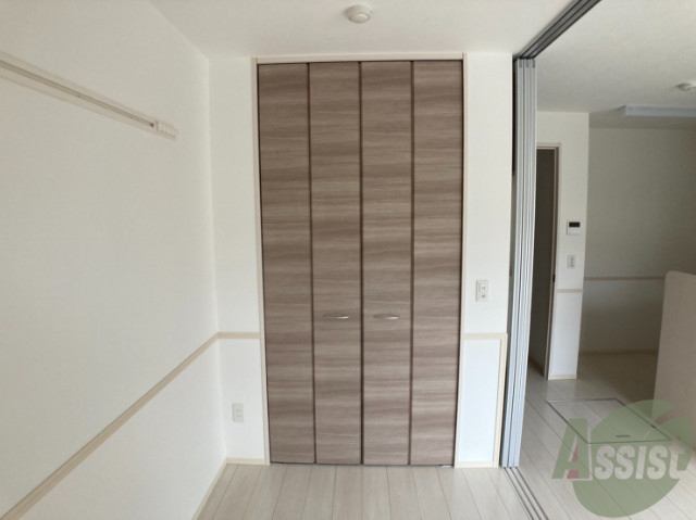 収納　寝室にあったクローゼット。荷物がたくさんあっても大丈夫。