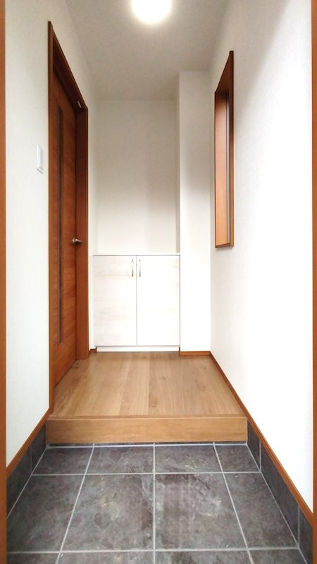 玄関　(イメージ)