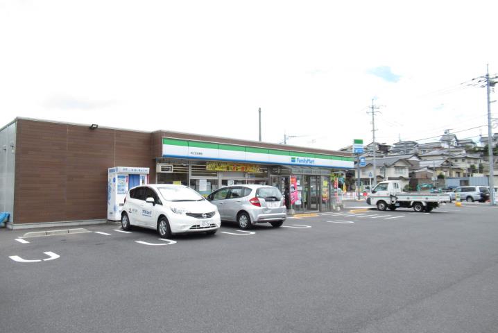 コンビニ　ファミリーマート　古志原店（コンビニ）まで800m
